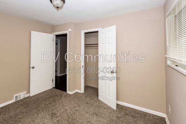 Building Photo - 16605 Kollin Ave