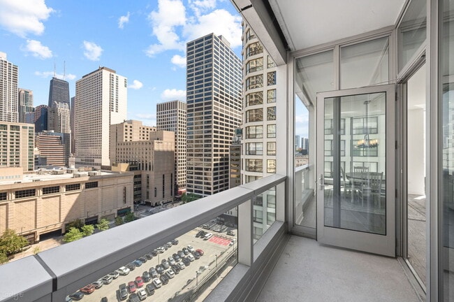 Building Photo - 403 N Wabash Ave