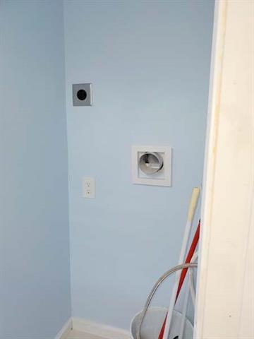 Building Photo - 209 Campus St