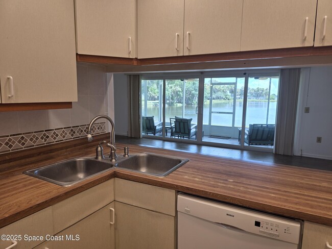 Building Photo - 277 Forecast Ln