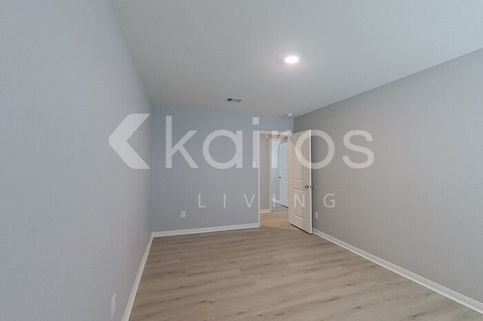Building Photo - 10722 Hillside Creek Dr