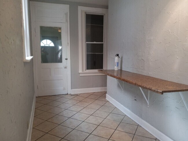 Building Photo - 2343 Logan St