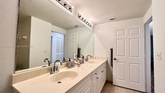 Building Photo - 2727 Anzio Ct
