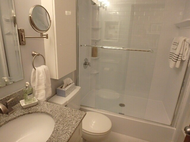 bathroom - 121 S Washington Ave