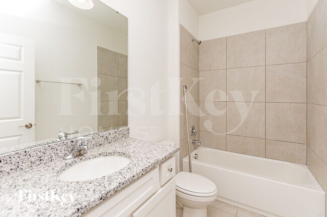 Building Photo - 348 Corbel Ln