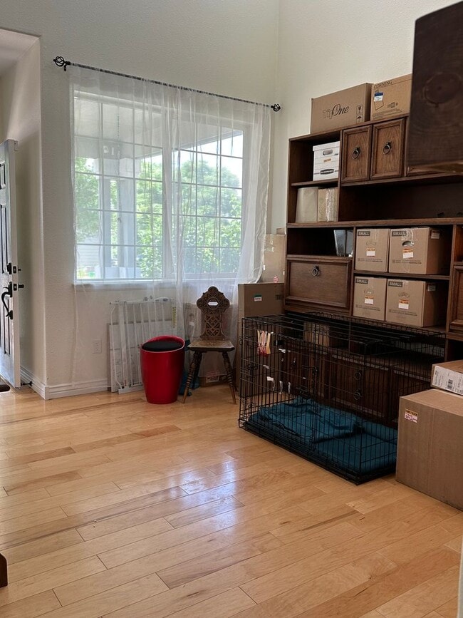 Building Photo - Open floor plan and backs to Open Space! 4...