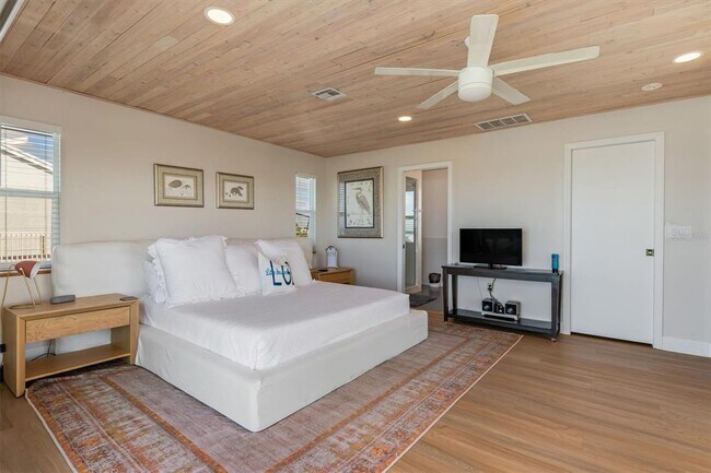 Building Photo - 9498 Alborado Rd