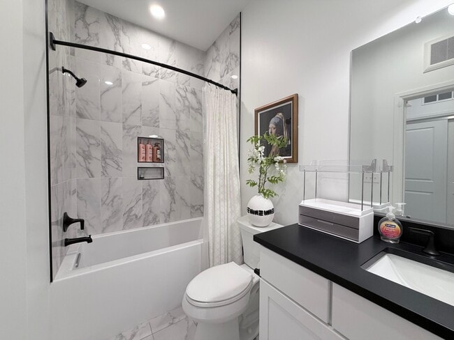 Building Photo - 6640 Mooney St