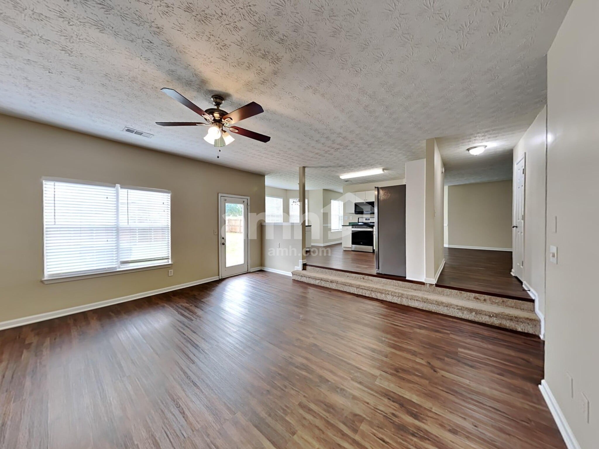 Building Photo - 602 Thrasher Ct
