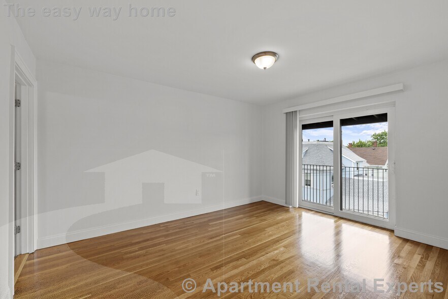 Building Photo - 134 Summer St