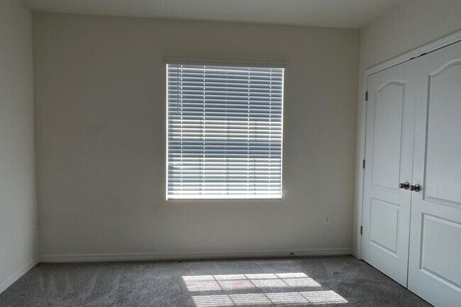 Building Photo - 1470 Isleta Lp