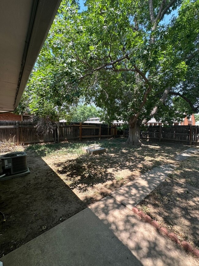 Building Photo - 1108 McHugh St