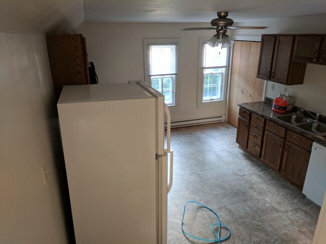 Kitchen - 903 East St