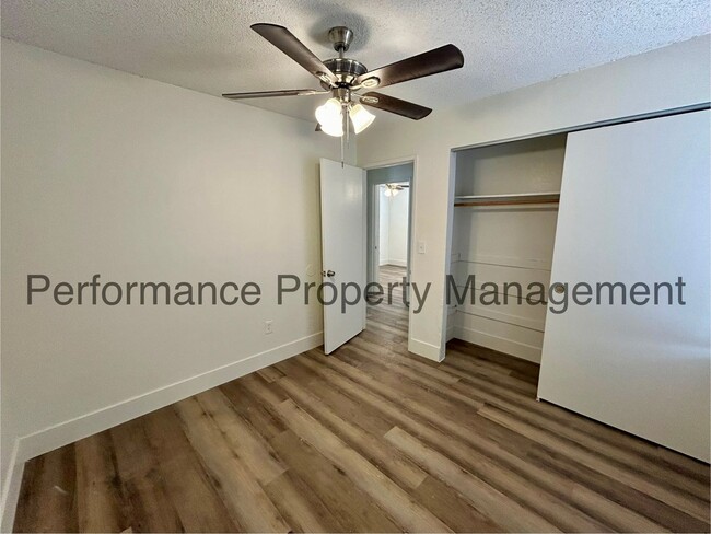 Building Photo - Newly Remodeled 4 Bed/2 Bath SW Bakersfiel...