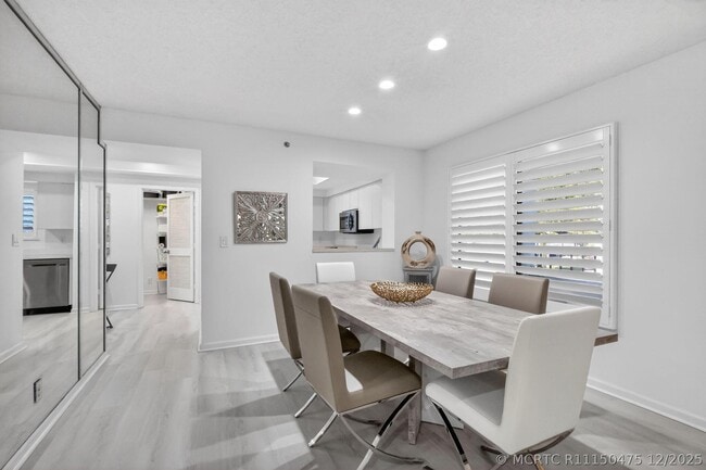 Building Photo - 15314 Strathearn Dr