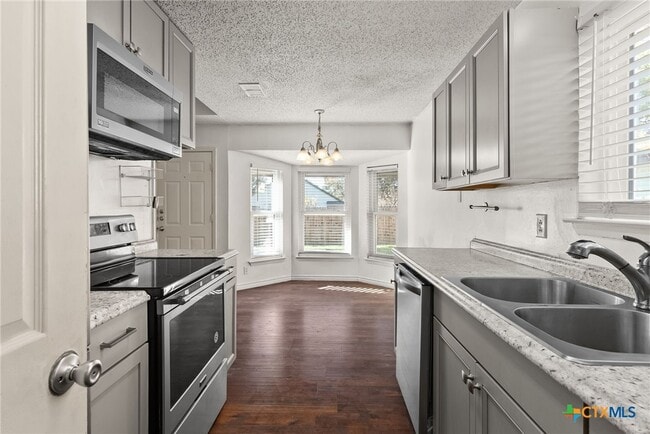Building Photo - 2309 Hidden Hill Dr
