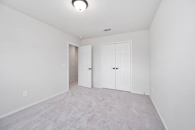 Building Photo - 3405 Knighton Hill Dr