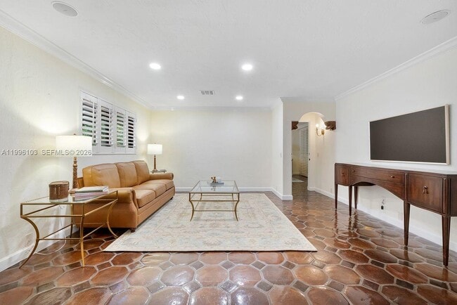 Building Photo - 226 Chilean Ave