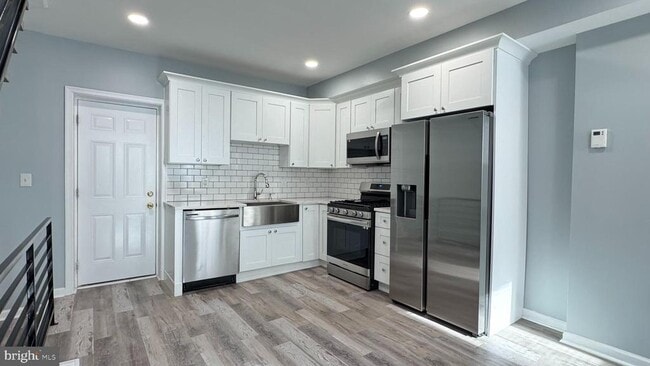 Building Photo - 163 W Palmer St