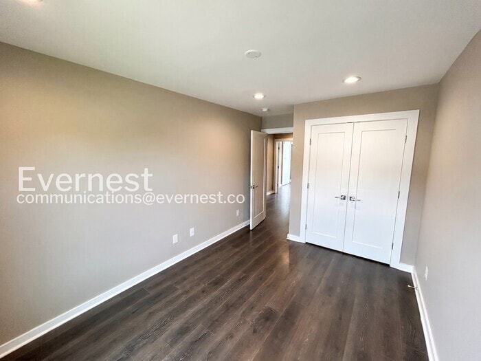 Building Photo - 207 Jeffries Wy