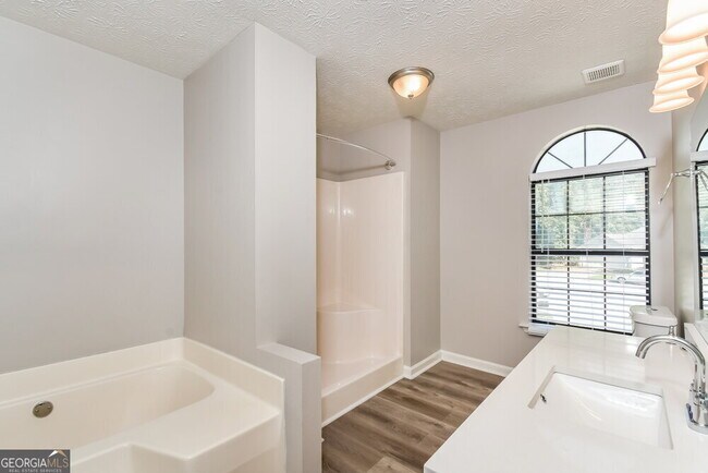 Building Photo - 2721 Candler Ln