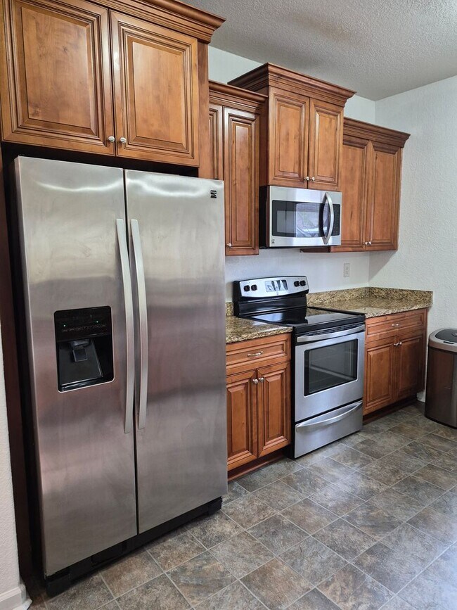 Building Photo - 1723 Fisher Ave