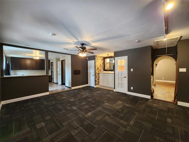 Building Photo - 1029 Wakefield Dr