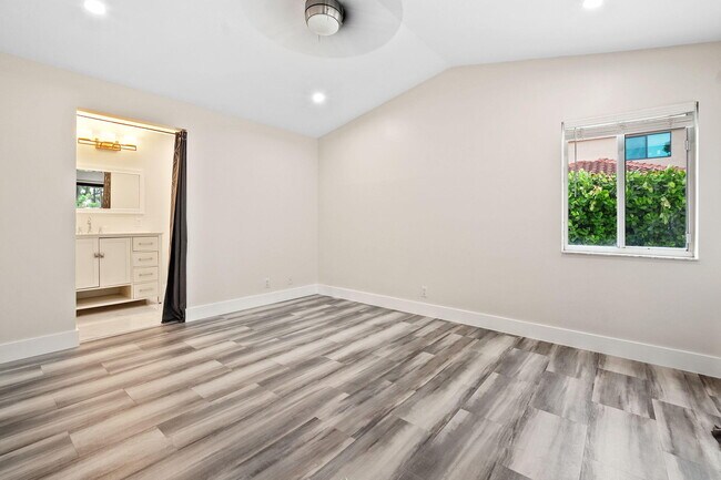 Building Photo - 4498 Dogwood Cir