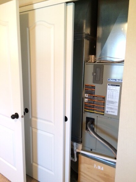 Utilities closet - 100 Grandview Ct