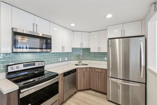 Building Photo - 3700 Galt Ocean Dr