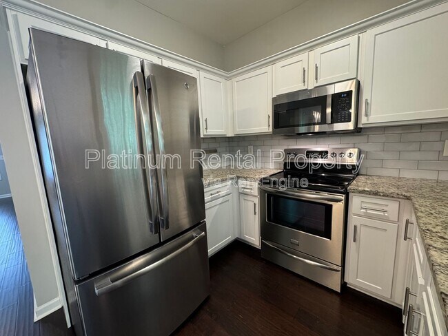 Building Photo - 1733 Brookside Lay Cir