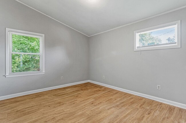 Building Photo - NE – Desirable Neighborhood, Brick Home, W...