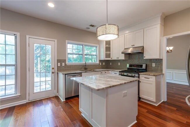 Building Photo - 3895 Tugaloo Dr NE