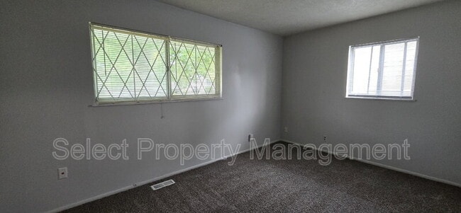Building Photo - 1512 Cinnamon Rd