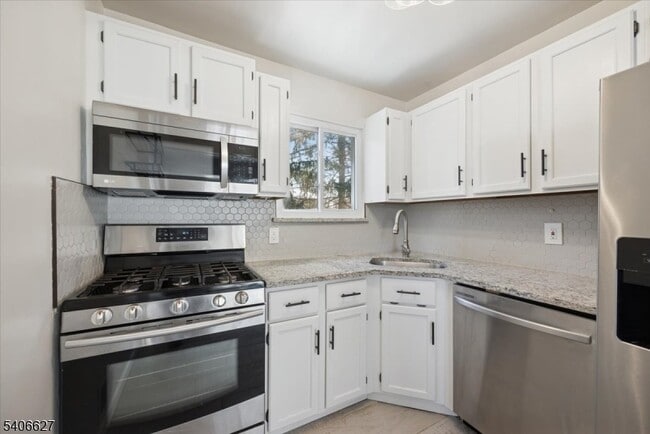 Building Photo - 64 Lorraine Terrace