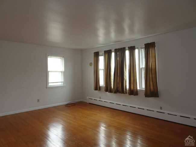 Building Photo - 32 Parkwood Blvd