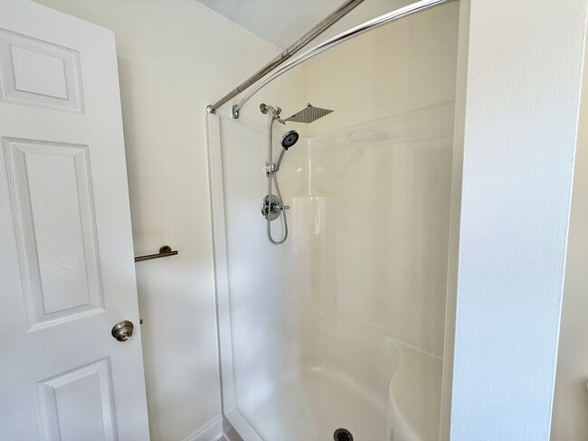 Building Photo - **OFFERING WAIVED APPLICATION FEES & $100 ...