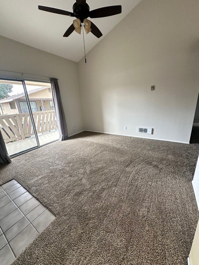 Building Photo - 512 Sandalwood Pl