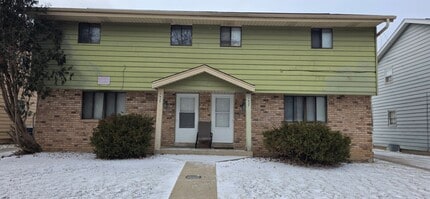 Building Photo - 7935