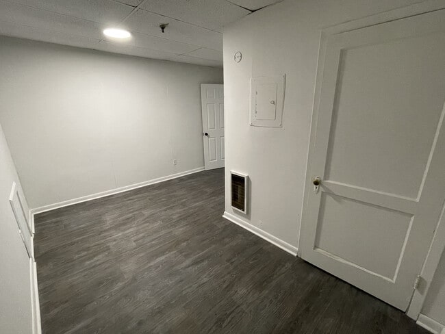 Building Photo - 4633 Lyons View Pike