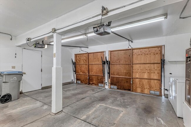 Building Photo - 3145 Shofner Pl