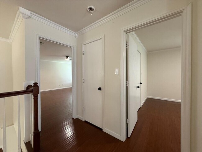 Building Photo - 307 Indian Meadow Dr