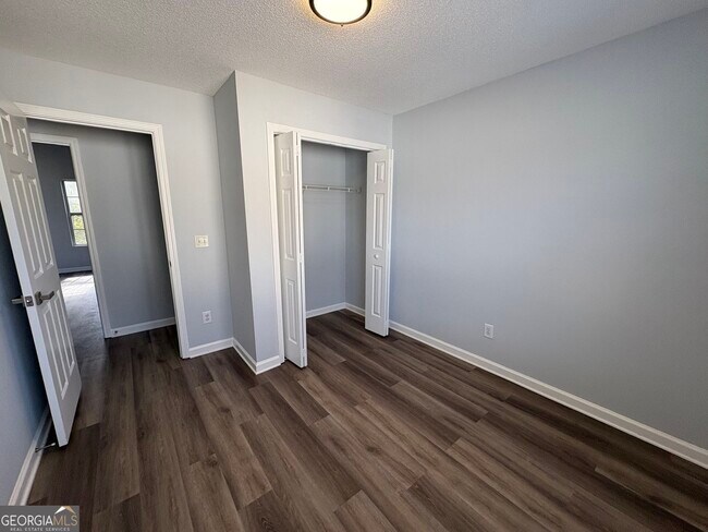 Building Photo - 1718 Graywood Dr SE