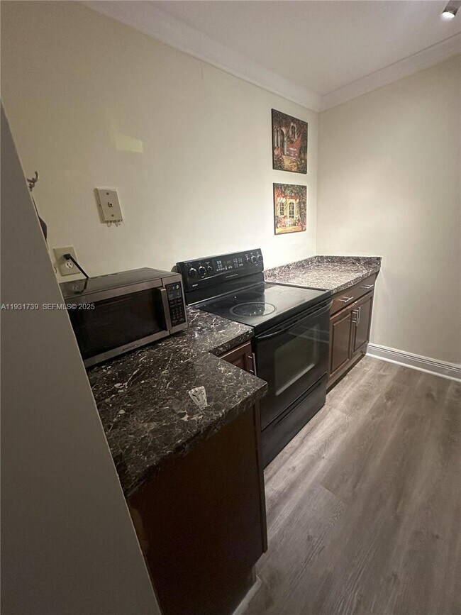 Building Photo - 210 172nd St