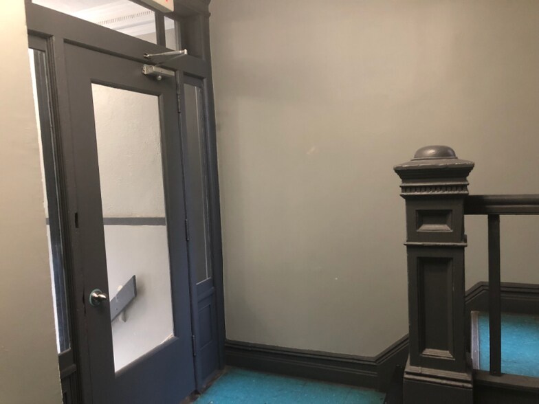 Building Photo - 43 Henry St