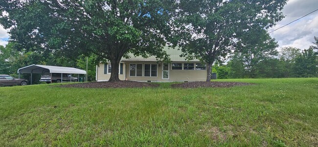 Building Photo - 3259 Old Greensboro Rd