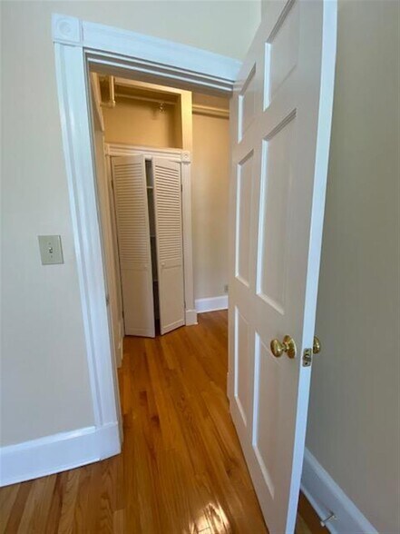 Building Photo - 878 Massachusetts Ave