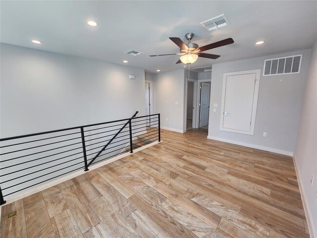 Building Photo - 9724 Evening Canopy Dr