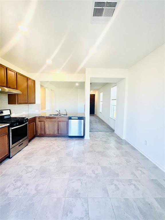 Building Photo - 25206 Sierra Mnr Ct