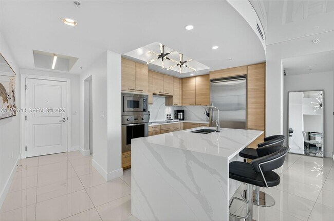 Building Photo - 1 N Ocean Blvd